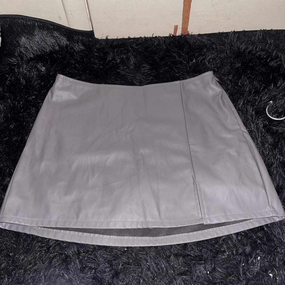 Refuge Gray Mini Skort